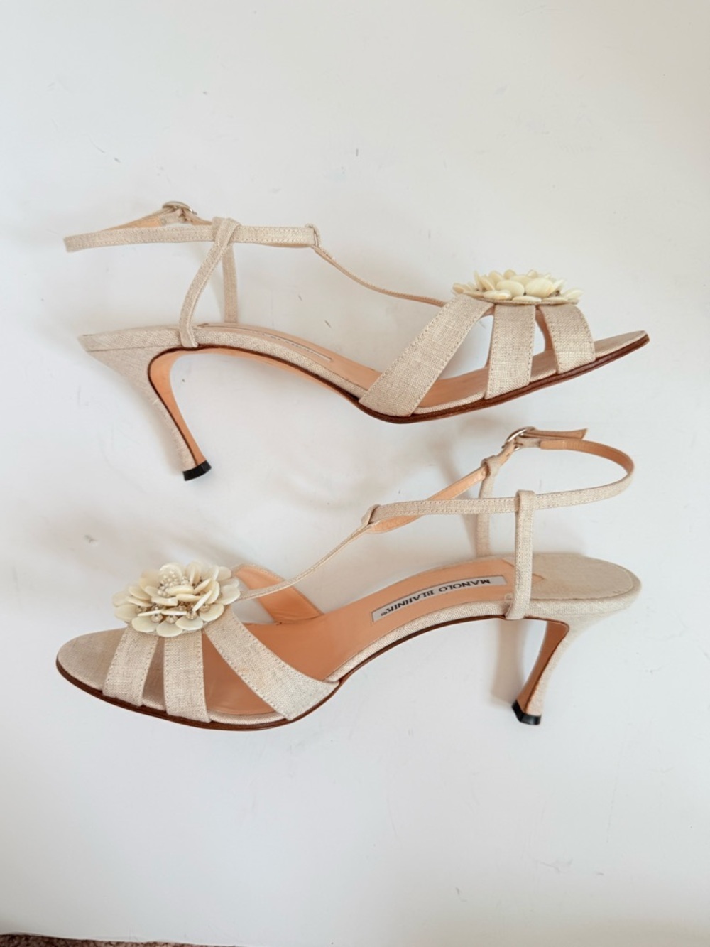 Manolo Blahnik “Cointreau” Archival Linen Mother-of-Pearl Floral  Sandals 39.5 - Picture 9 of 12
